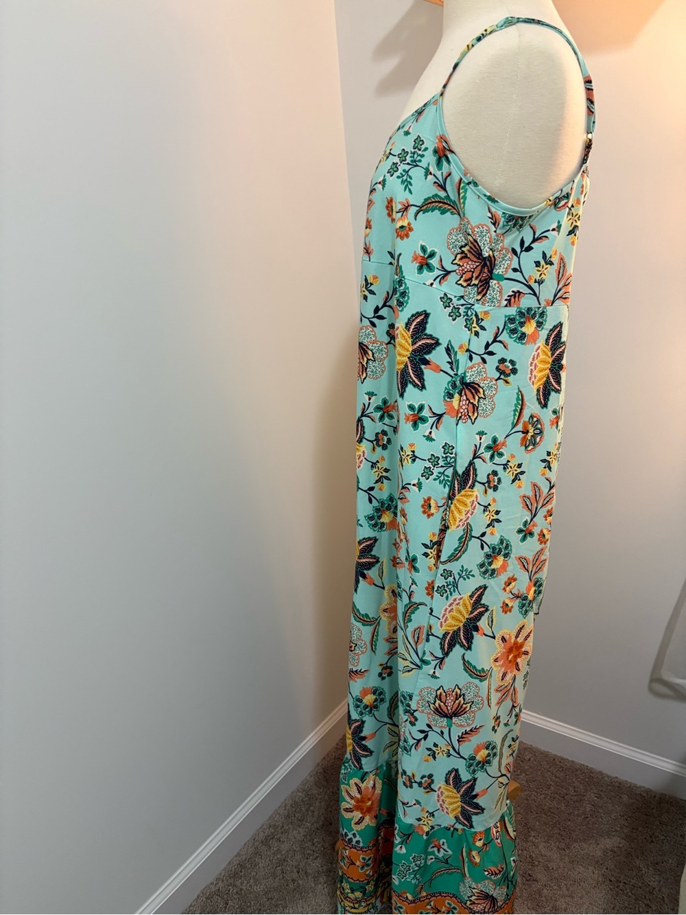 Emery Rose Floral Jumpsuit with Ruffled Legs - Picture 4 of 13
